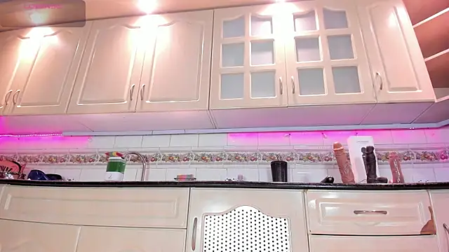 Snapshot of ReinaMiah chatting on October 25, 4:09 am ReinaMiah online show from October 25, 4:09 am