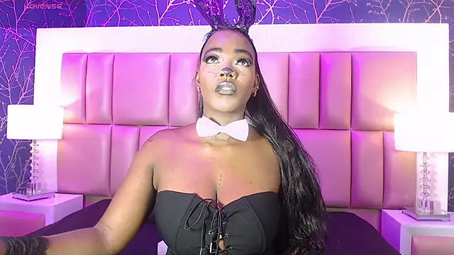 Snapshot of ReinaMiah chatting on October 31, 3:41 am ReinaMiah online show from October 31, 3:41 am