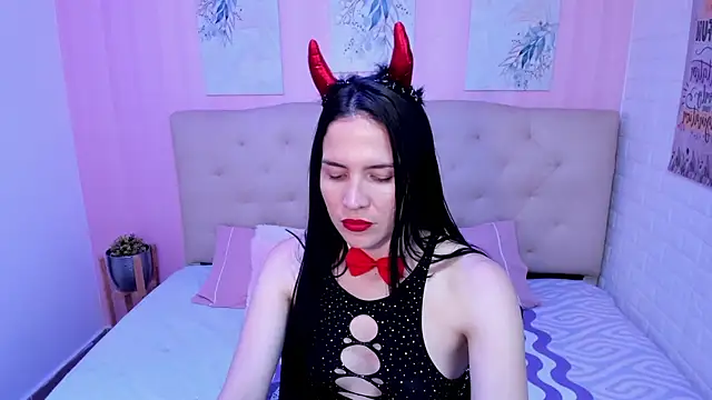 Snapshot of Milla_lourents chatting on October 31, 5:17 pm Milla lourents online show from October 31, 5:17 pm