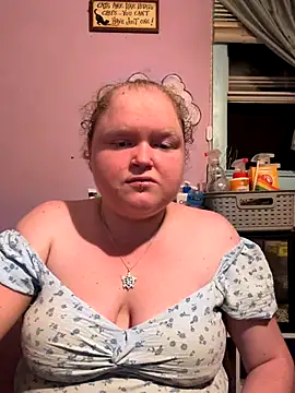 Snapshot of KadiSparkle chatting on September 30, 2:39 am KadiSparkle online show from September 30, 2:39 am