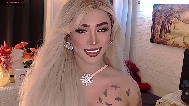 Snapshot of Your_valentina_goddess chatting on September 27, 12:40 am Your valentina goddess online show from September 27, 12:40 am