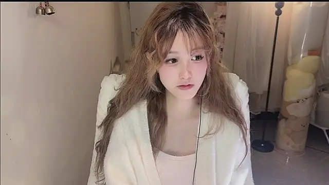 Snapshot of FuFu-puff chatting on October 27, 12:01 pm FuFu-puff online show from October 27, 12:01 pm