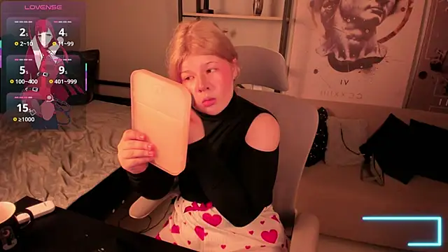 LilithNelson online show from November 12, 8:40 pm