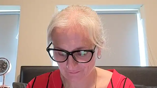 Velvet-Secrets online show from April 1, 9:21 am