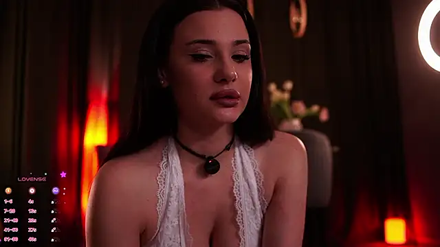 MaryHols online show from March 12, 5:15 pm