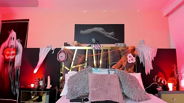 Snapshot of ScarletTorres chatting on October 31, 7:18 pm ScarletTorres online show from October 31, 7:18 pm