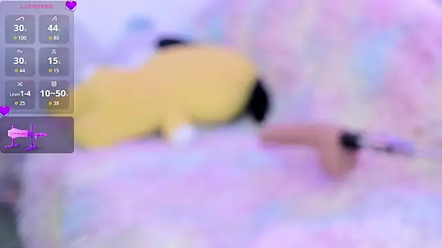 Chloemin online show from December 19, 5:05 pm