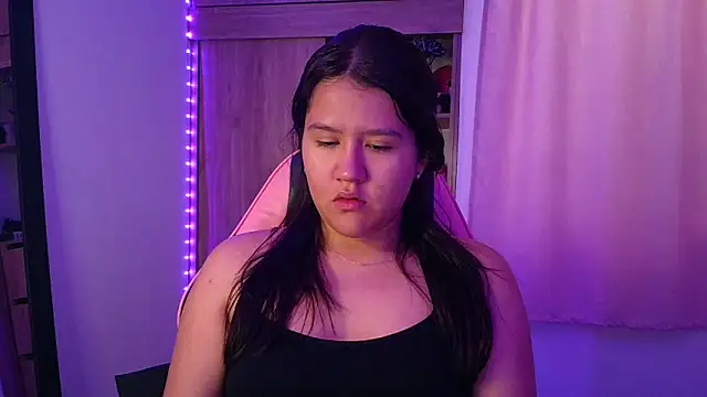 Oliviawatson1 online show from May 27, 12:24 pm