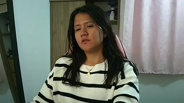 Oliviawatson1 online show from March 19, 6:45 pm