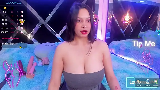 Snapshot of Mia-Baker4 chatting on October 2, 1:43 am Mia-Baker4 online show from October 2, 1:43 am