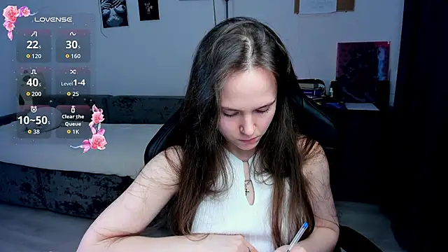 cute little ass online show from March 9, 1:03 pm