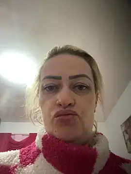 Snapshot of Alerquinasc chatting on October 10, 7:24 am Alerquinasc online show from October 10, 7:24 am