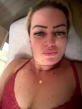 Snapshot of Alerquinasc chatting on October 18, 11:46 am Alerquinasc online show from October 18, 11:46 am