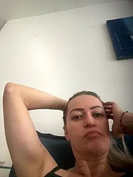 Snapshot of Alerquinasc chatting on November 2, 4:21 pm Alerquinasc online show from November 2, 4:21 pm