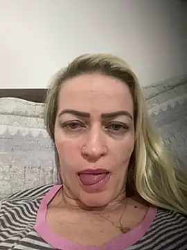 Snapshot of Alerquinasc chatting on October 14, 4:26 am Alerquinasc online show from October 14, 4:26 am