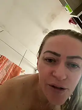 Snapshot of Alerquinasc chatting on October 3, 2:11 pm Alerquinasc online show from October 3, 2:11 pm