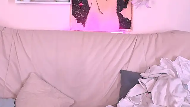 Snapshot of Charlotte_Colinss chatting on October 2, 5:23 am Charlotte Colinss online show from October 2, 5:23 am