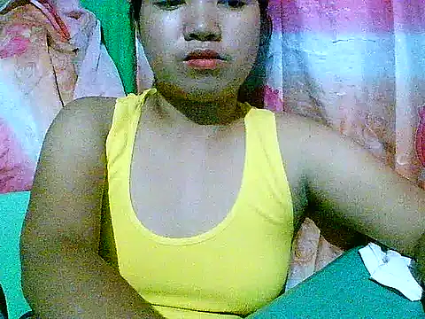 Snapshot of hotmom_pinay chatting on October 16, 12:19 pm hotmom pinay online show from October 16, 12:19 pm