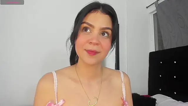 NicoleFletcher online show from October 19, 8:05 am