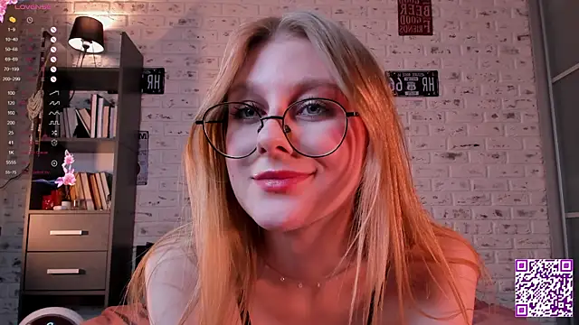 Kiki Stacy online show from October 21, 7:29 pm