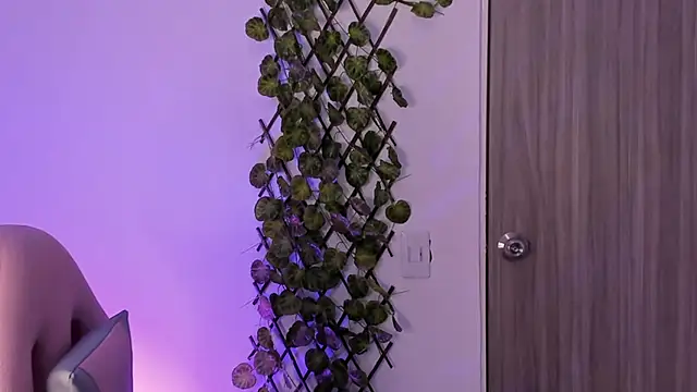 Snapshot of samycute_ chatting on October 1, 4:06 am samycute online show from October 1, 4:06 am