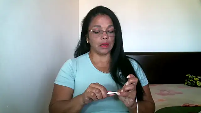 Snapshot of afrodhita_hot chatting on October 17, 3:15 pm afrodhita hot online show from October 17, 3:15 pm