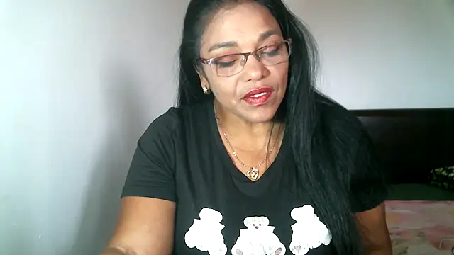 Snapshot of afrodhita_hot chatting on October 27, 6:57 pm afrodhita hot online show from October 27, 6:57 pm