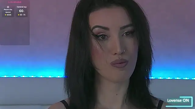 EnyaHazell online show from November 19, 7:25 pm