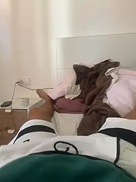 Manu97k online show from March 4, 12:45 pm