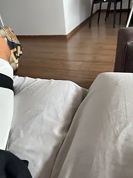 Manu97k online show from December 18, 3:28 pm