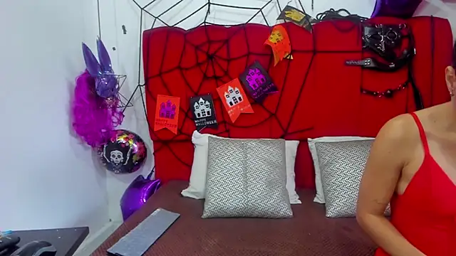 Snapshot of IsabelaANDalahia chatting on October 21, 4:44 pm IsabelaANDalahia online show from October 21, 4:44 pm