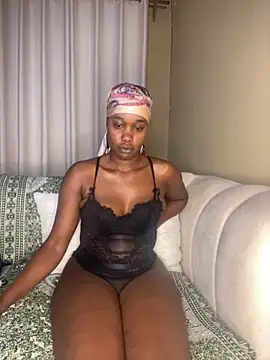 Snapshot of TinaFavourite chatting on October 6, 10:03 pm TinaFavourite online show from October 6, 10:03 pm