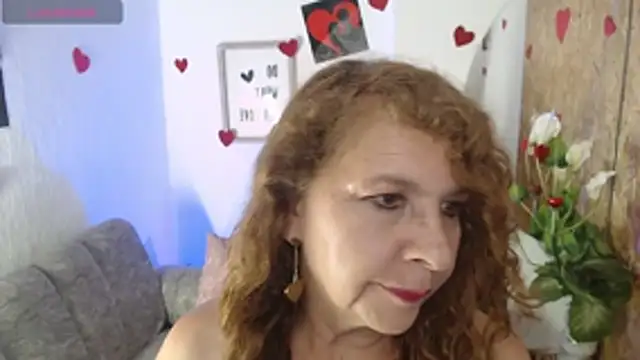 Snapshot of mommy_katy chatting on November 1, 8:24 pm mommy katy online show from November 1, 8:24 pm