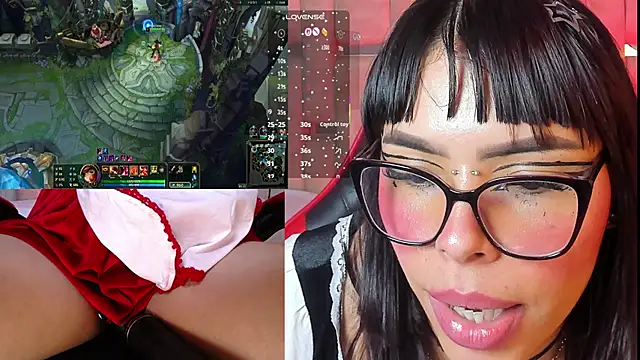 Snapshot of Nyveth chatting on October 10, 5:51 pm Nyveth online show from October 10, 5:51 pm