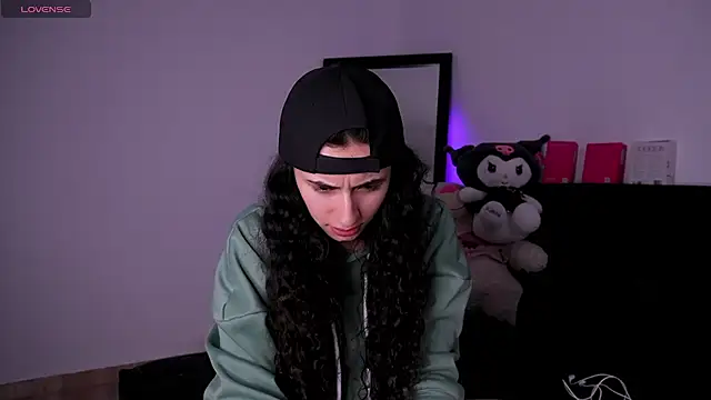 Alynn Bri  online show from July 22, 2:23 am