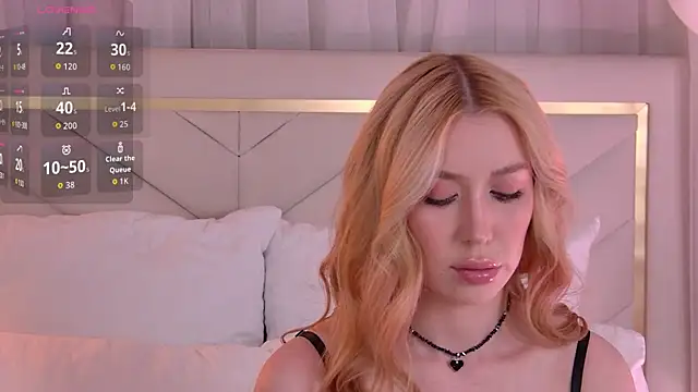 Snapshot of VelvetHell chatting on September 18, 3:38 am VelvetHell online show from September 18, 3:38 am