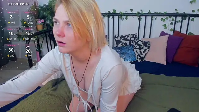 AliceMaurik online show from September 9, 3:56 pm