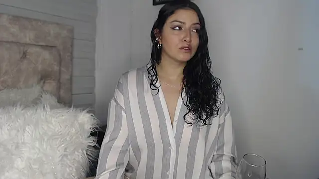 Snapshot of Noapino chatting on October 24, 2:18 am Noapino online show from October 24, 2:18 am