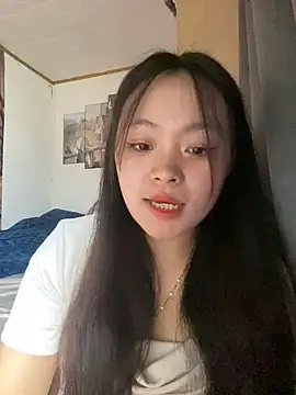 Snapshot of Julia-Elsa chatting on October 28, 4:29 am Julia-Elsa online show from October 28, 4:29 am