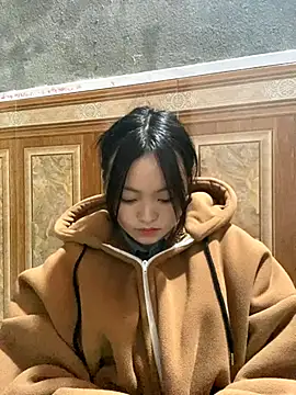 Snapshot of Julia-Elsa chatting on November 1, 7:12 am Julia-Elsa online show from November 1, 7:12 am