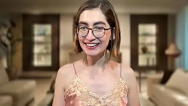 Snapshot of rousseblossom chatting on November 1, 12:37 am rousseblossom online show from November 1, 12:37 am