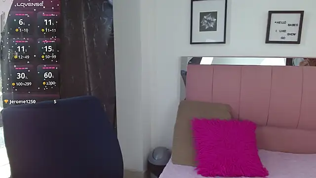 Snapshot of Lele_F_w chatting on September 24, 7:13 pm Lele F w online show from September 24, 7:13 pm