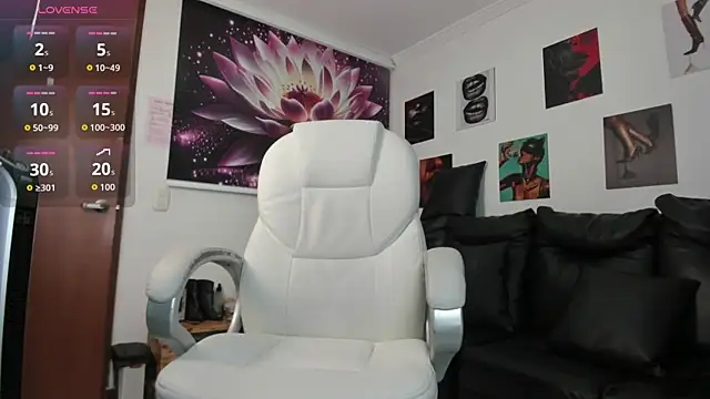 Snapshot of lycoris_19 chatting on October 13, 9:06 pm lycoris 19 online show from October 13, 9:06 pm