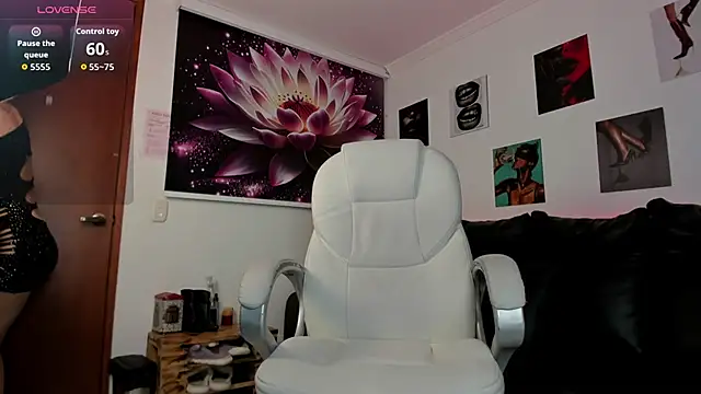 Snapshot of lycoris_19 chatting on October 11, 9:17 pm lycoris 19 online show from October 11, 9:17 pm