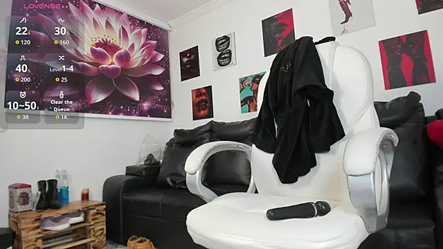 Snapshot of lycoris_19 chatting on October 3, 9:09 pm lycoris 19 online show from October 3, 9:09 pm