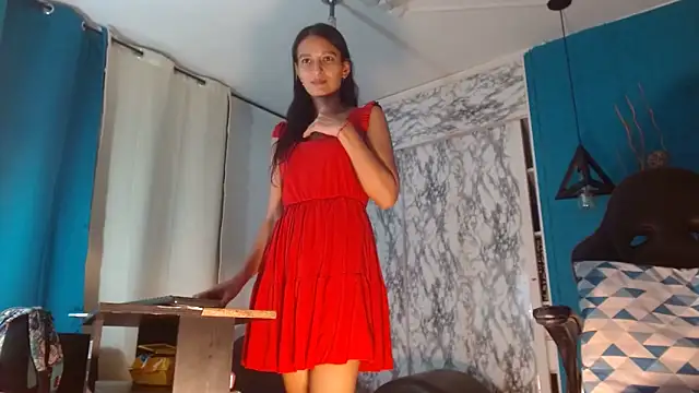 hanna mooreee online show from November 29, 7:40 pm