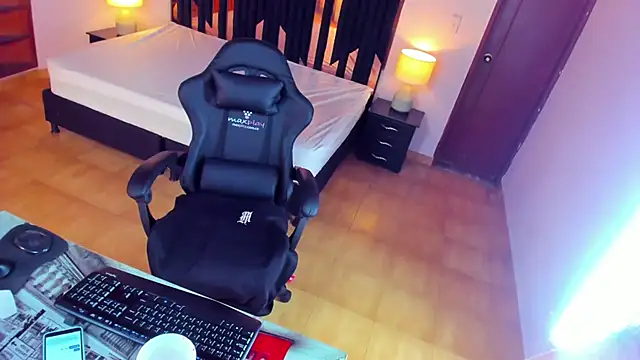 sweet-muse online show from October 18, 3:31 am