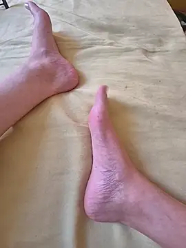 Snapshot of Linda_Hot13 chatting on September 14, 2:37 pm Linda Hot13 online show from September 14, 2:37 pm