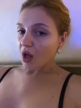 Snapshot of Emaline_Fane chatting on October 13, 5:26 pm Emaline Fane online show from October 13, 5:26 pm