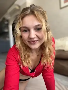 Snapshot of Emaline_Fane chatting on September 19, 12:37 pm Emaline Fane online show from September 19, 12:37 pm